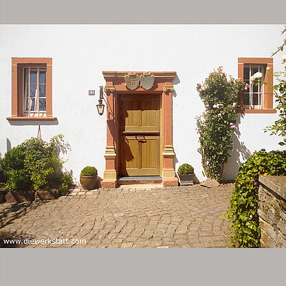 klassische Haustür Holz Eichenholz Massivholz historische Haustür die schönsten Haustüren für Luxembourg Köln Trier Bonn Mainz Wiesbaden Heidelberg Traben Trarbach